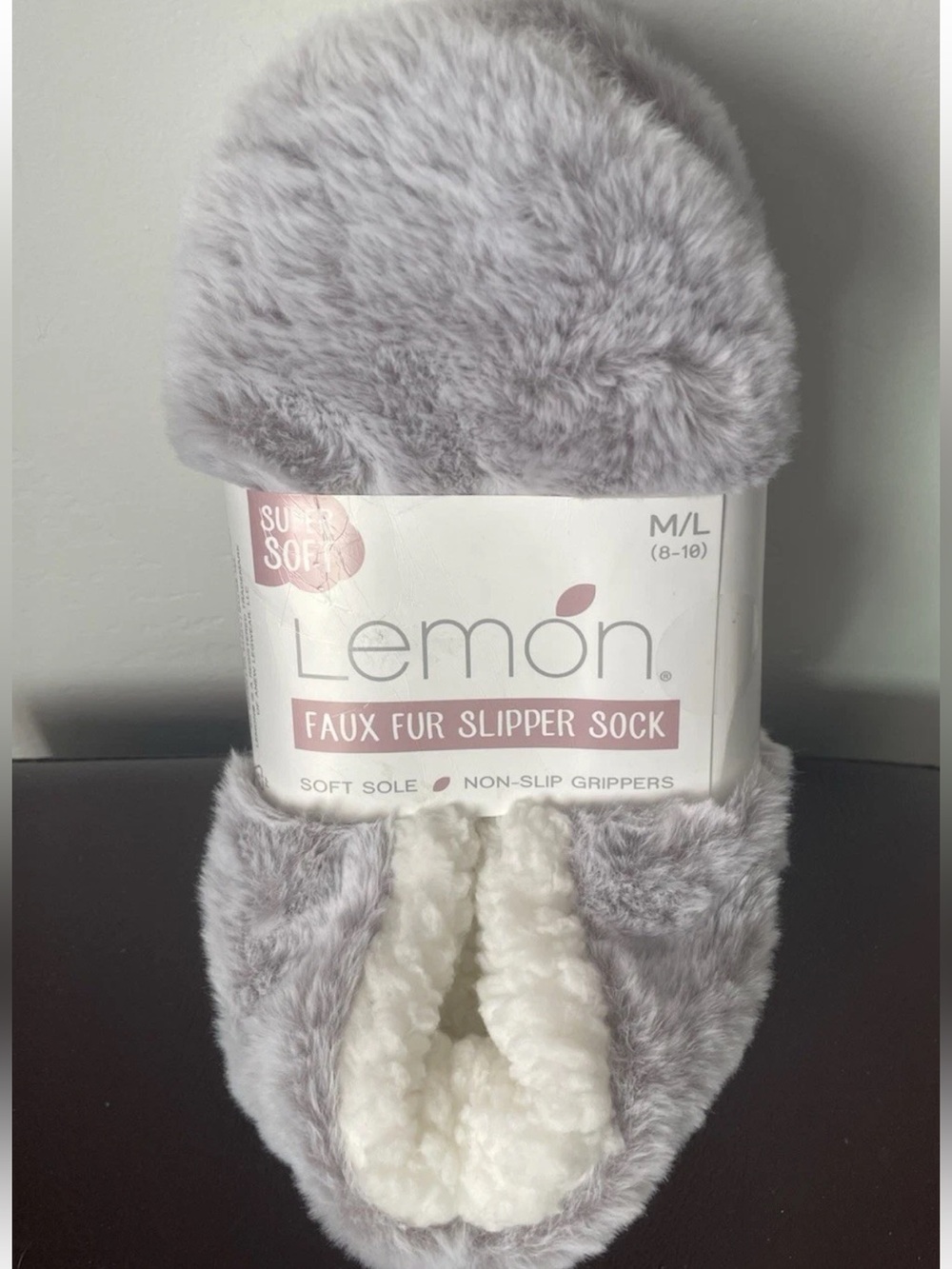 NEW Lemon Women's Super Soft Faux Fur Slipper Sock M/L Size 8-10 Gray Non-Slip